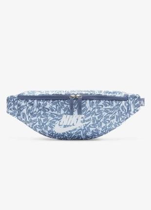 Сумка на пояс nike nk heritage waistpck - accs pr голубой, белый уни 41 х 10 х 15 см fd5593-491