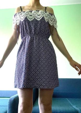 Коротка літня сукня з мереживом1 фото