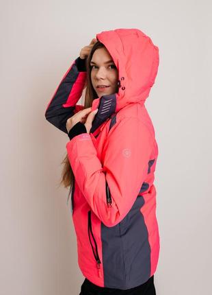 Гірськолижні жіночі куртки6 фото