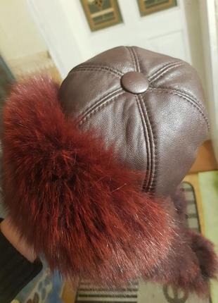 Шапочка ушанка теплая зимняя с бомбонами натуральная кожа и мех песец бордо4 фото