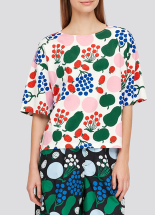 Крутая футболка оверсайз uniqlo marimekko