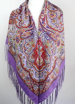 Красивый платок в народном стиле украинский
