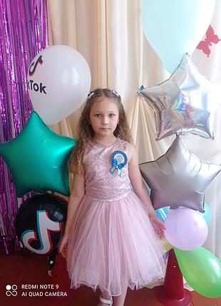 Платье на девочку