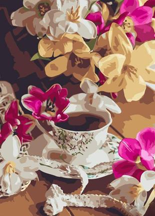 Картина за номерами strateg преміум чай з тюльпанами з лаком та з рівнем розміром 40х50 см (gs1480)