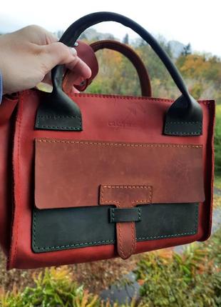 Женская сумка красная с зеленым и коричневым из кожи меловые хорс9 фото
