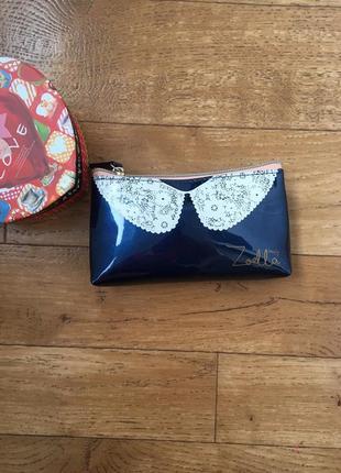 Ексклюзивна сумочка zoella. лакова косметичка. синя косметичка.