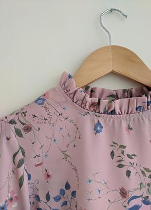 Блузка в квітку з рукавами-воланами, нарядна блузка Атласная gina tricot7 фото