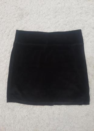 Черная короткая велюровая юбка, размер м