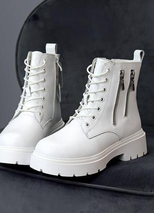 Белые зимние ботинки кожаные женские. Жемчужные белые ботинки зимние кожаные 36-417 фото