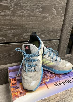 Продам кроссовки 32 р