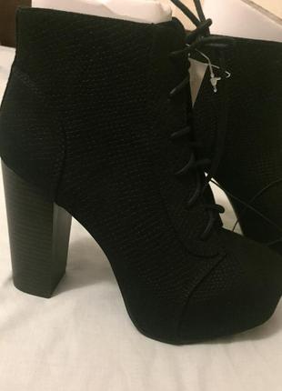 Ботиночки на шнурках высокий каблук