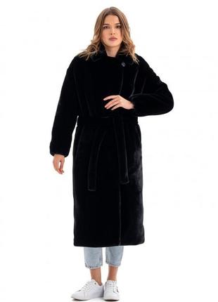 Шуба жіноча утеплена довга, дизайнерська брендова, з поясом, з прикрасою брошка, чорна6 фото