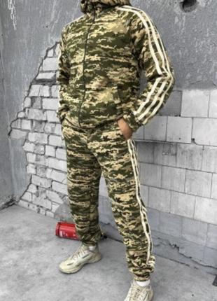 Зимний спортивный костюм