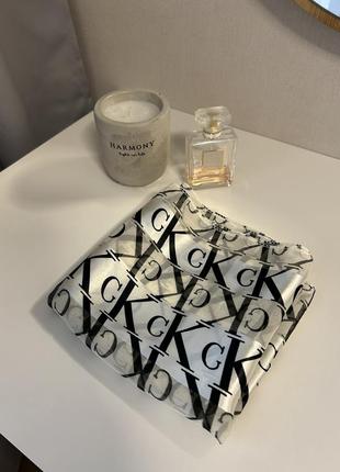 Легкий женский платок calvin klein