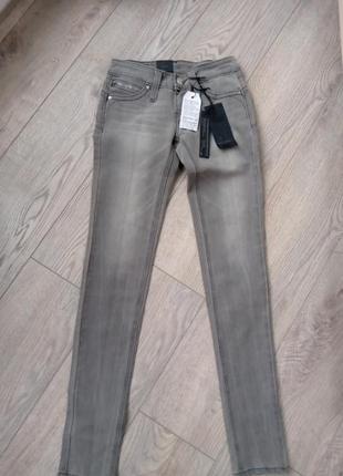 Джинсы женские levi's revel 23/32