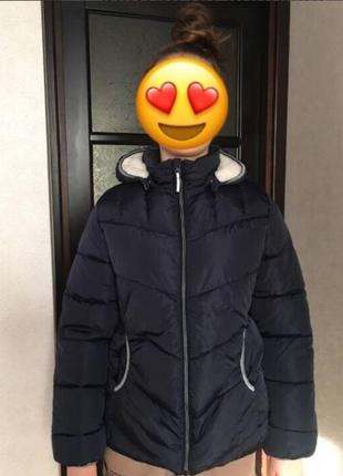 Продам куртку зимнюю для девочки