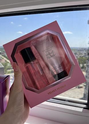 Подарунковий набір victoria’s secret velvet petals