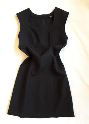 Маленькое черное платье