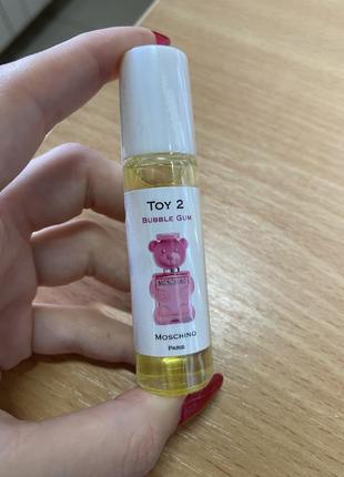 Toy 2 bubble gum moschino