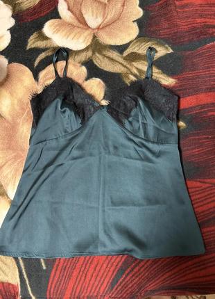 Майка с крупом на брителях кольра хаки