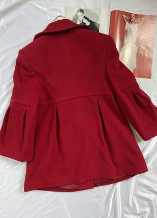 Коротке червоне пальто5 фото