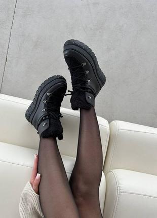 Чорні дуже стильні демісезонні черевики всередині теплий фліс5 фото