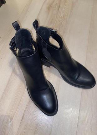 Женские ботинки от zara2 фото