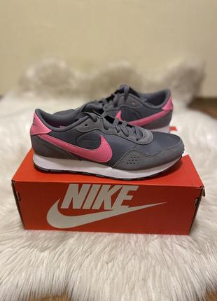 Новые оригинал кроссовки nike md valiant7 фото