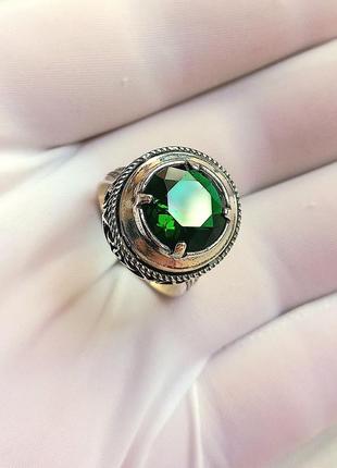 Массивное серебряное кольцо с зеленым камнем5 фото
