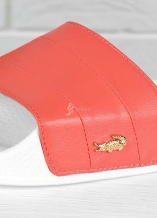 Шлепанцы женские кожаные lacoste living coral коралловые на белой подошве3 фото