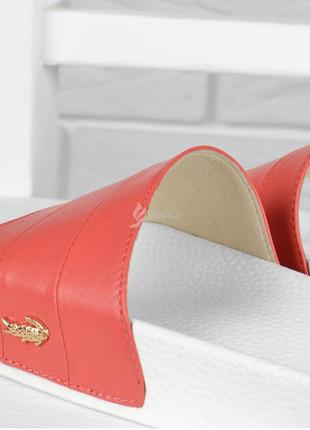 Шлепанцы женские кожаные lacoste living coral коралловые на белой подошве4 фото