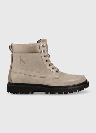 Замшеві черевики calvin klein jeans lug mid laceup boot hike чоловічі колір коричневий розмір 41, 44, 46