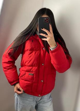 Пуховик polo ralph lauren красный дутая куртка поло короткая теплая с капюшоном дутик7 фото