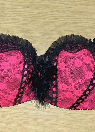 Балконет привабливий великий пуш-ап