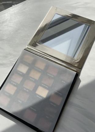 Iconic london booming & gleaming eyeshadow palette6 фото