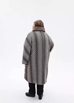 Жіноче зимове коричневе пальто великих розмірів2 фото
