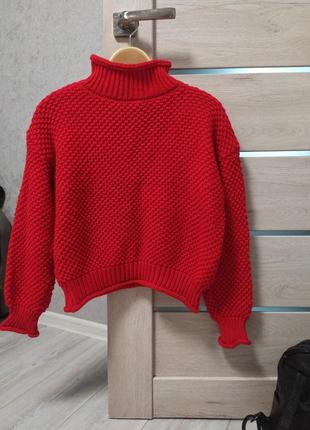 Красный свитер женский