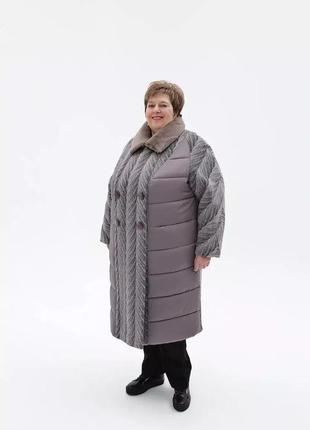 Тепле зимове жіноче пальто з мутоновим коміром, великі розміри2 фото