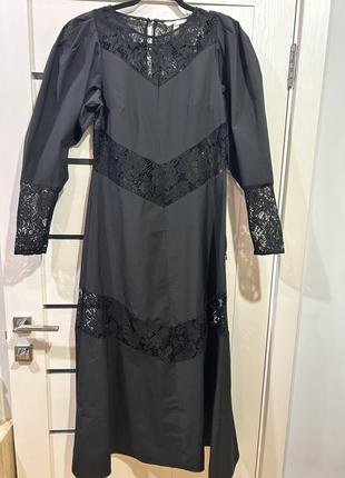 Платье с ажурными вставками длинное, черное