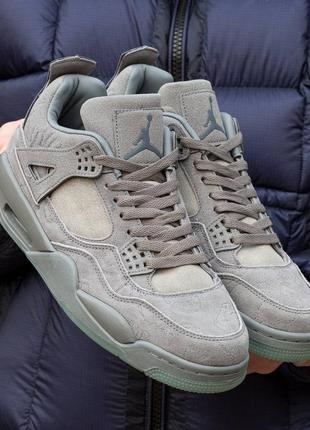 Шикарні стильні кросівки "air jordan 4 retro x kaws"