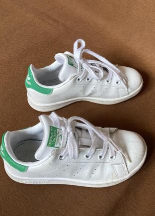 Шкіряні дитячі кросівки adidas stan smith оригінал1 фото