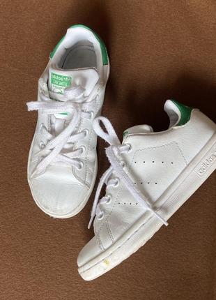 Шкіряні дитячі кросівки adidas stan smith оригінал4 фото