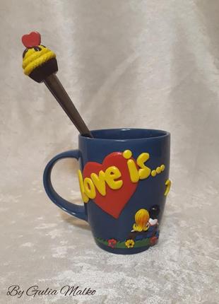 Чашка "love is..." с ложечкой2 фото