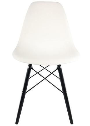 Дизайнерский стул тауэр вуд белый с ножками черное дерево1 фото