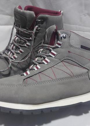 Трекінгові черевики від outdoor