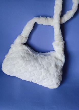 Хутряна сумочка (молочна)9 фото