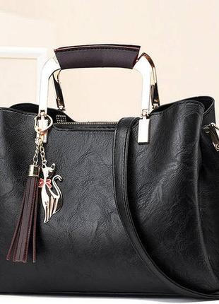 Класична жіноча сумка через плече з брелком, модна, якісна жіноча сумочка еко шкіра повсякденна