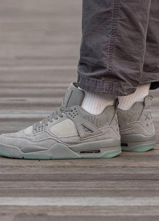 Мужские кроссовки серые air jordan retro 4 x kaws grey