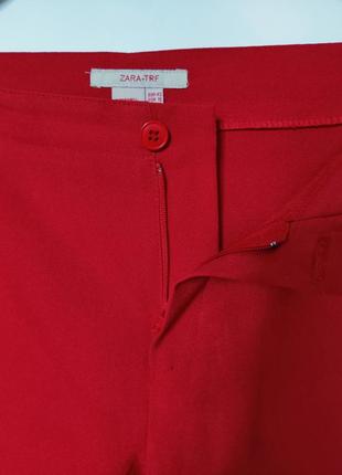 Красные базовые штаны от zara, немного розклешенные к низу2 фото