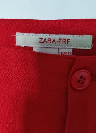 Красные базовые штаны от zara, немного розклешенные к низу3 фото